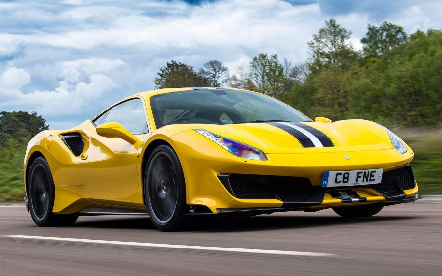 Ferrari 488 Pista (UK) '2018